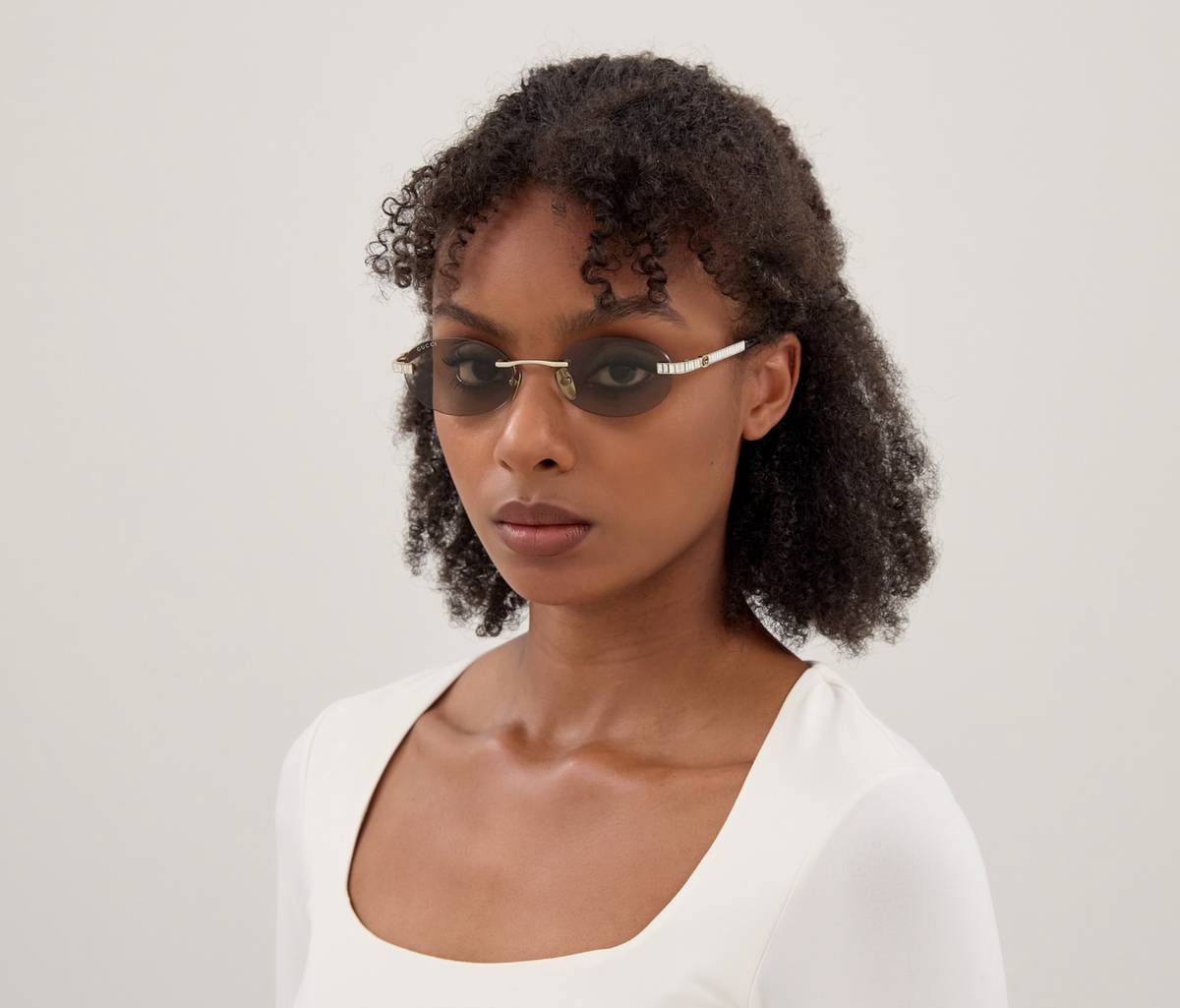 Lunettes de soleil Gucci Emblem GG2214S