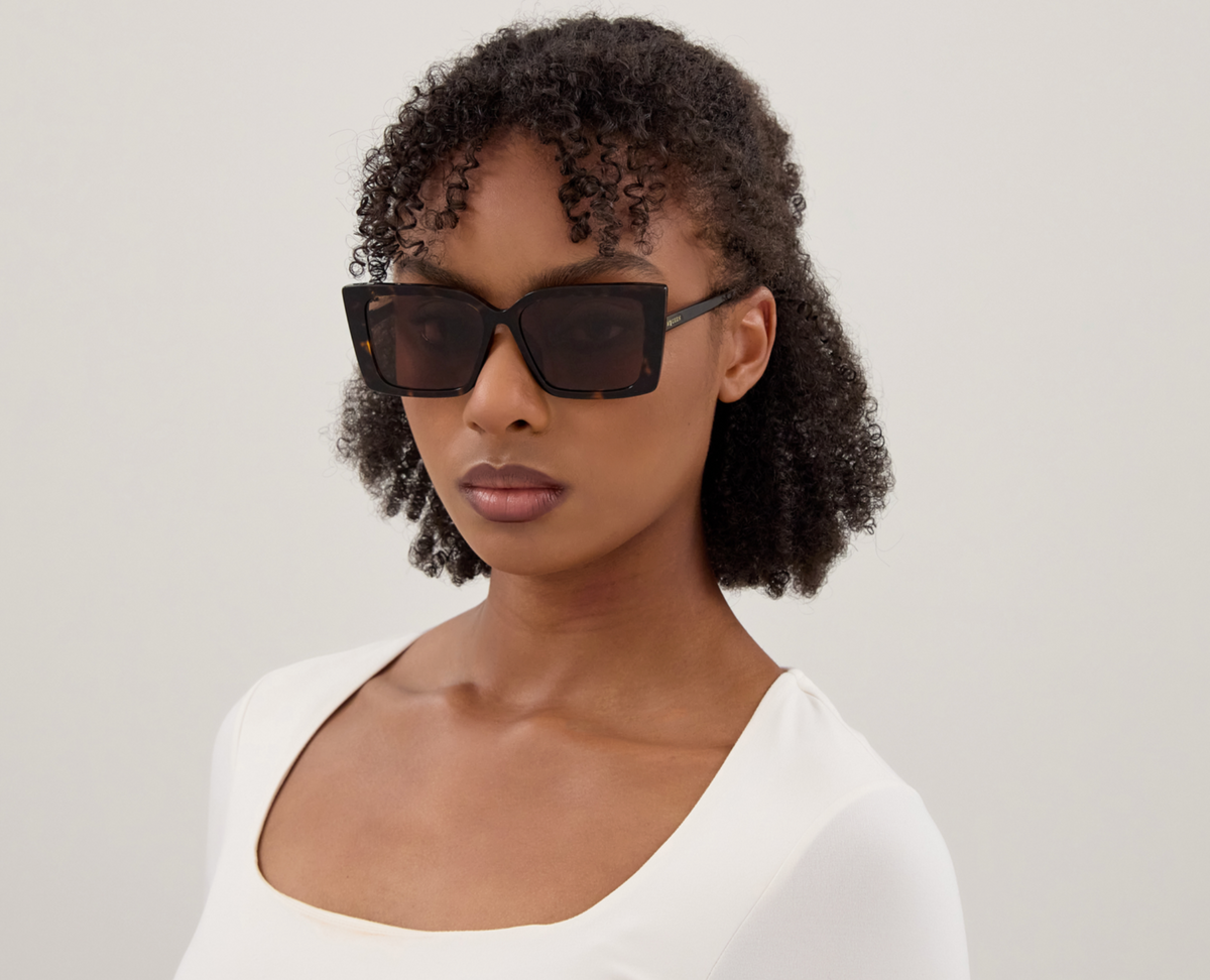 Lunettes de soleil Alexander McQueen Logo AM0578S